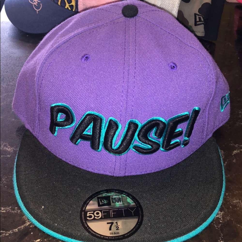 RARE GRAPE Goliath NYC x New Era PAUSE fitted hat